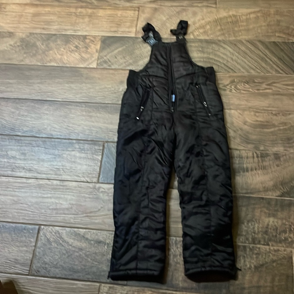 Kids black snow bib size 7